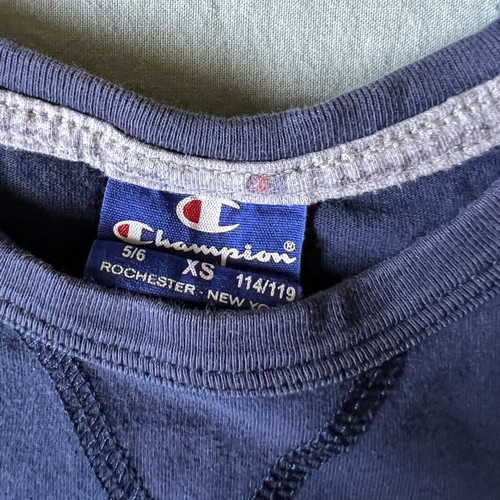 Μπλουζάκι t-shirt Champion για αγόρι 5-6 ετών, μεταχειρισμένο, μπλε
