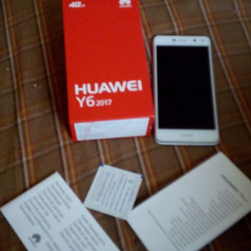 Huawei Y6-2017 (MYA-L11) smartphone used, like new