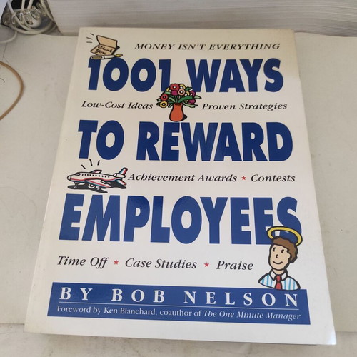 1001 Ways to Reward Employees book like new, English