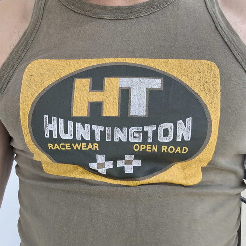 Huntington HT sleeveless shirt like new, khaki with chest print
