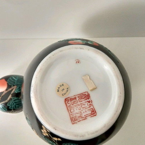 Decorative Chinese vase used, height 16 cm