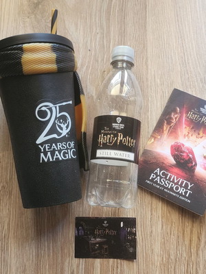 Harry Potter Warner Park collection, 25 years magic cup, water bottle, ticket, booklet