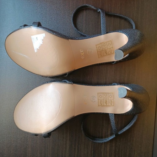 Exe black sandals with thin heel size 39 new