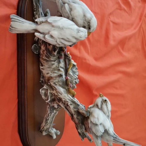Vintage decorative statue with 3 birds on wooden base like new
