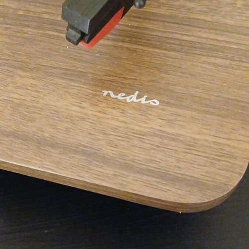 Turntable with Bluetooth like new, plays 33 and 45 rpm records