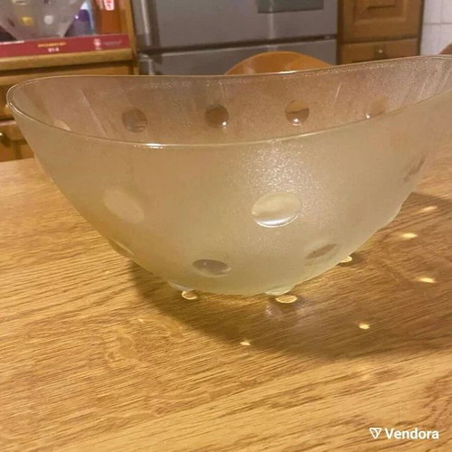 Glass salad bowl like new