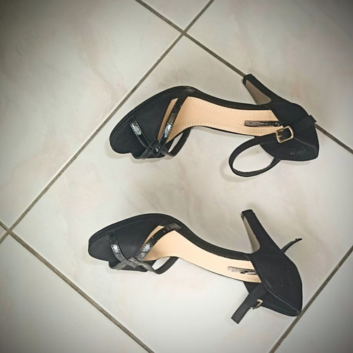 Nio Nio black evening sandals like new, size 37