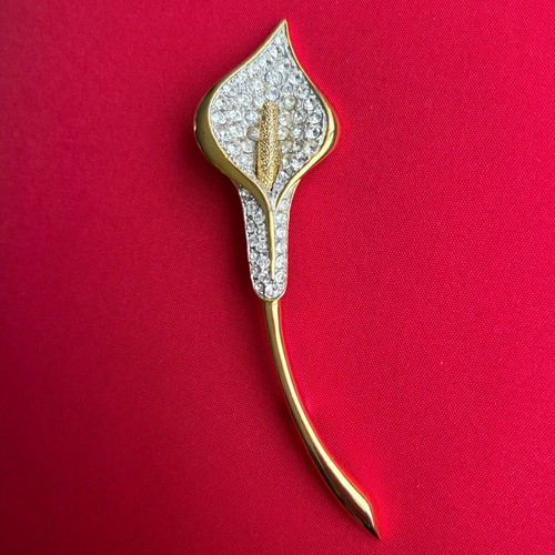 Vintage calla lily brooch with clear rhinestones, like new