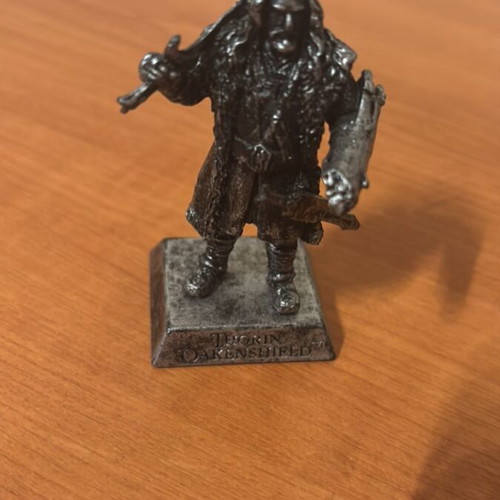 Thorin Oakenshield plastic figurine like new, 8.5 cm from Hobbit