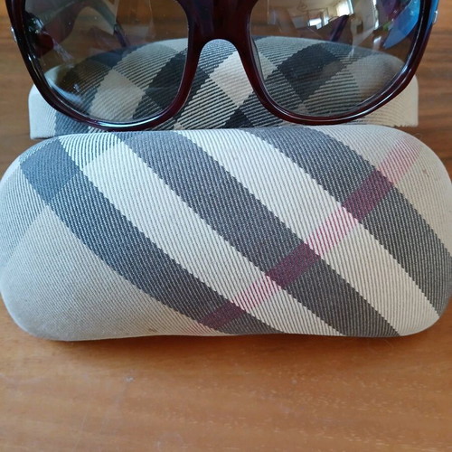 Burberry sunglasses used, acetate, burgundy color