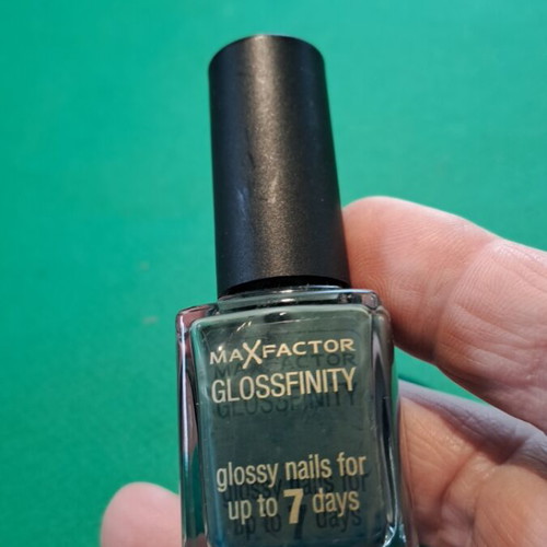 Max Factor nail polish like new