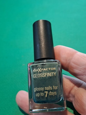 Max Factor nail polish like new