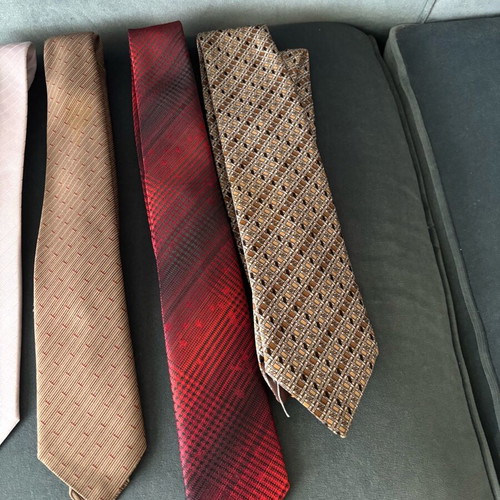 Silk ties like new, set of 5 in various colors