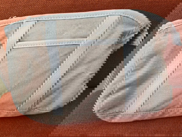 Νεσεσέρ Calvin Klein