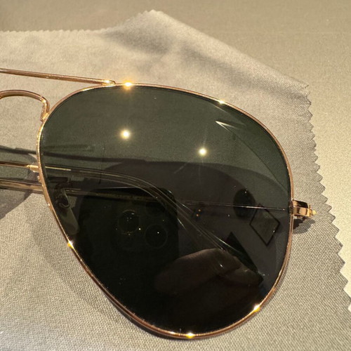 Ray-Ban Aviator RB3025 W3400 58-14 sunglasses like new, polished Arista gold, G-15 green