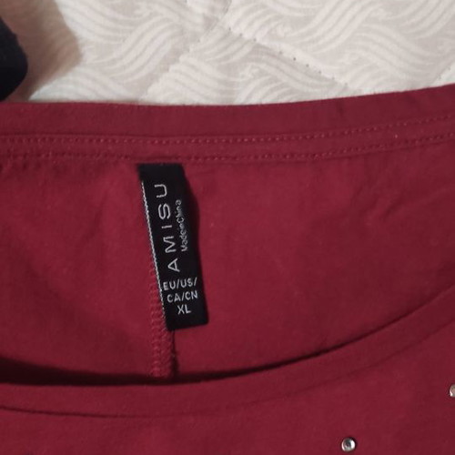 T-shirt used, red, size L with detail at the waist