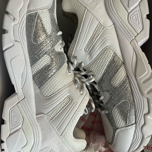Guess women's white sneakers new with box