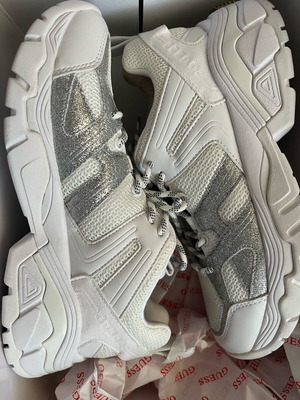 Guess women's white sneakers new with box