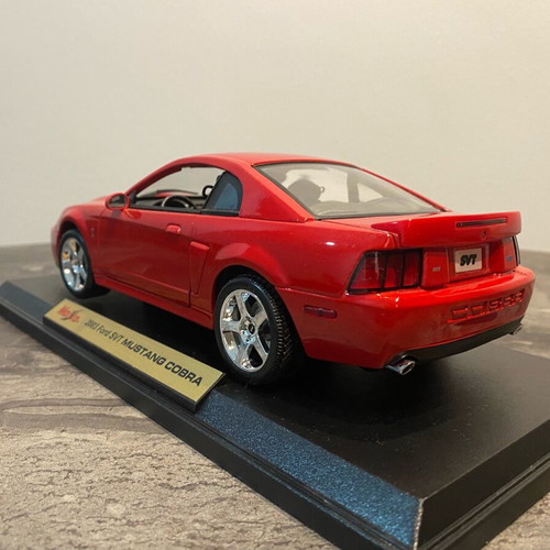 Ford Mustang Cobra 2003 1/18 Maisto like new