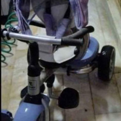 Lorelli toddler tricycle lilac like new with parent guide