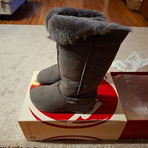FitFlop boots new with sheepskin fur gray size 38