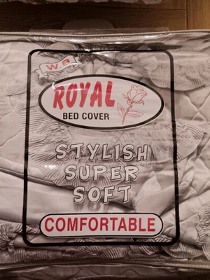 Bedroom quilt set silver new