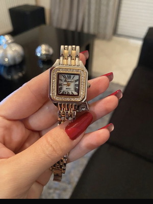 Silver wristwatch with new battery, women's