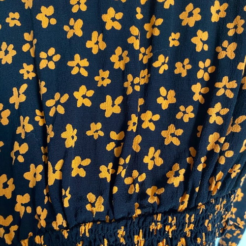 Short blouse with flowers like new, size S, black
