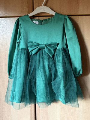 Formal dress size 2Y used with slight back defect