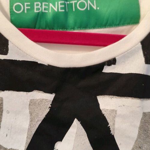 United Colours of Benetton T-shirt XXL like new urban tribe