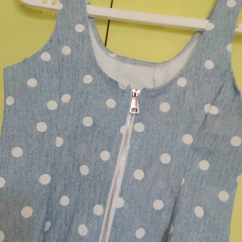 New Collection Top elastic with back zipper, like new, size M