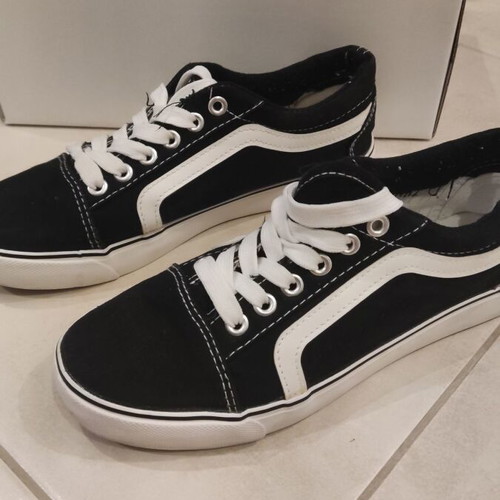 Vans sneakers size 38 like new, black and white