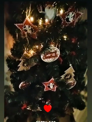 Christmas tree like new 1.20m with wooden ornaments