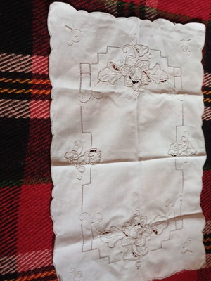 Handkerchief used, dimensions 48x32