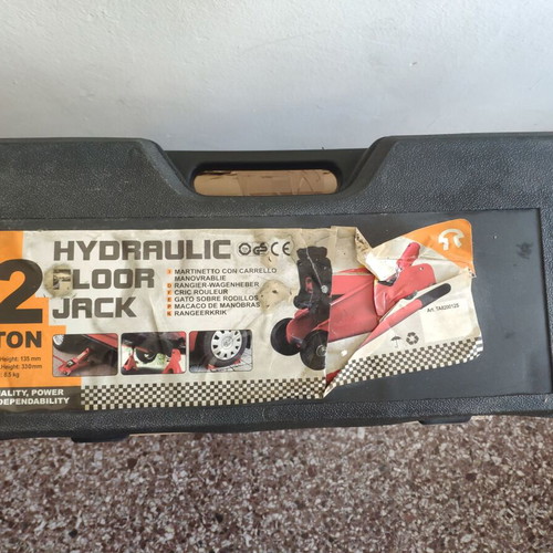 Hydraulic jack "Crocodile" 2 ton used with case for repair or spare parts