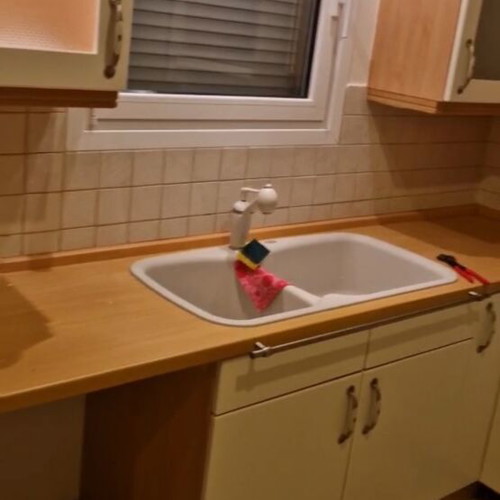 Kitchen furniture, fridge and extractor hood like new