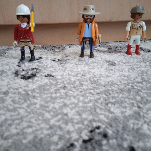 Playmobil farm figures like new