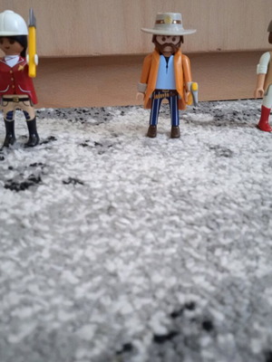 Playmobil farm figures like new
