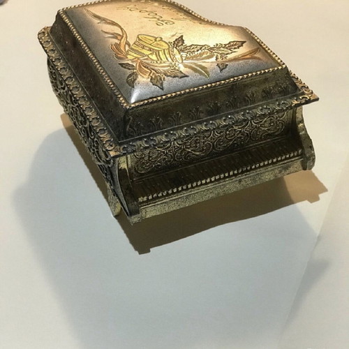 Winding miniature piano used, musical and jewelry box