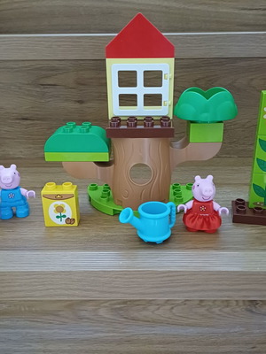 Lego Duplo Peppa Pig Garden and Tree House like new, 20 pieces