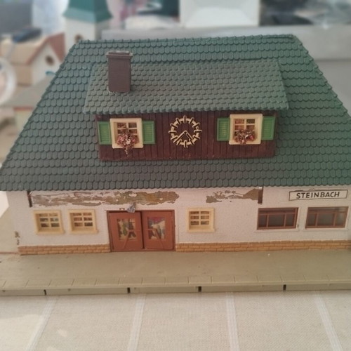 HO scale model train station buildings