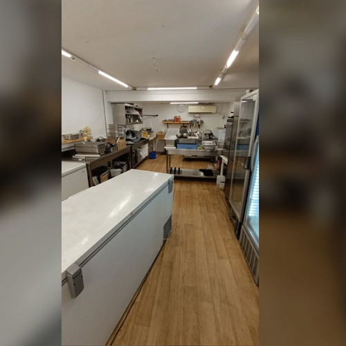 Commercial catering store in Ilioupoli with full equipment