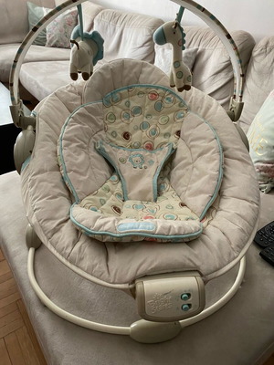 Relax baby bouncer Bright Starts like new with music and vibration