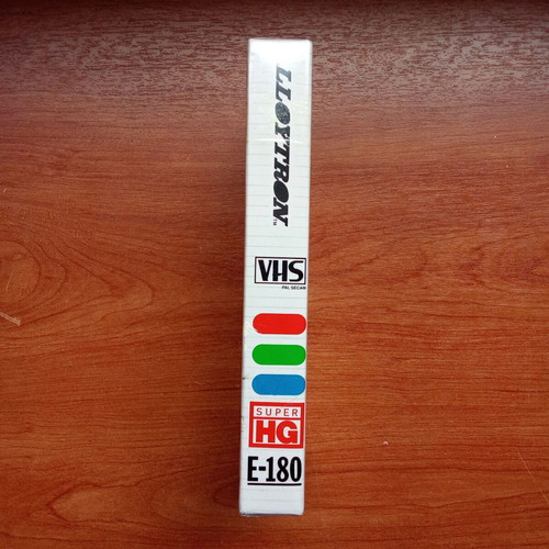 VHS video cassette LLOYTRON E 180 new, 3 hours recording