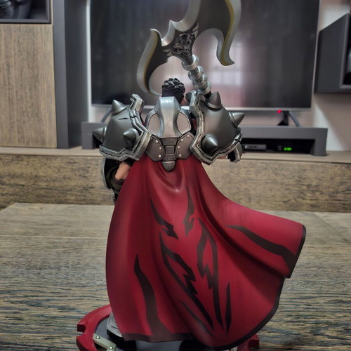 Darius XL figure from League of Legends 35cm like new with box