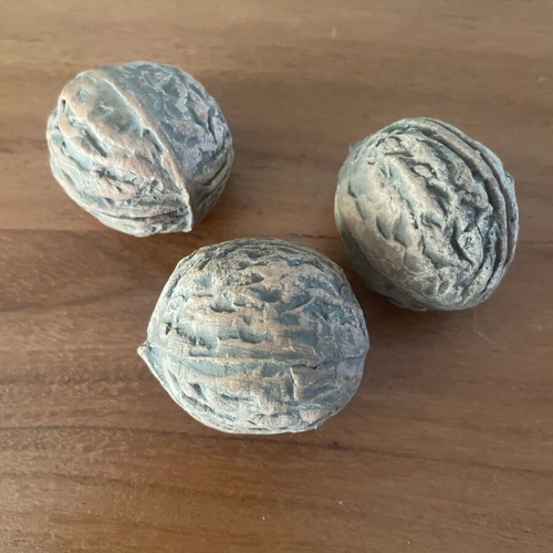 Handmade ceramic decorative figs like new