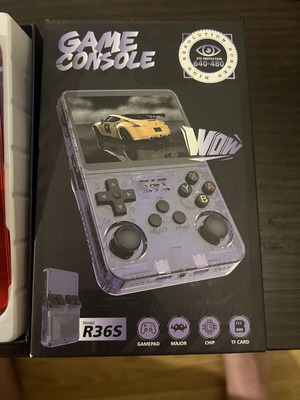 R36s Retro Handheld Game Console 3.5 Inch IPS Screen New