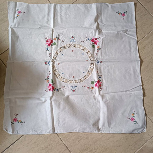 Tablecloth and napkin set new, 78x78cm and 4 pieces 24x24cm