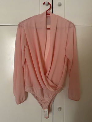 Bodysuit pink like new, size M