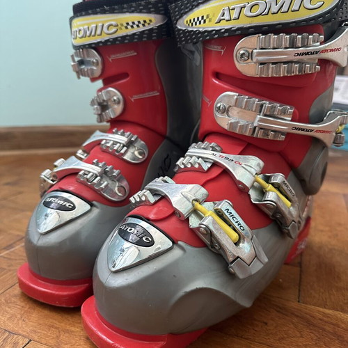 Ski boots size 23.5 used with signs of wear